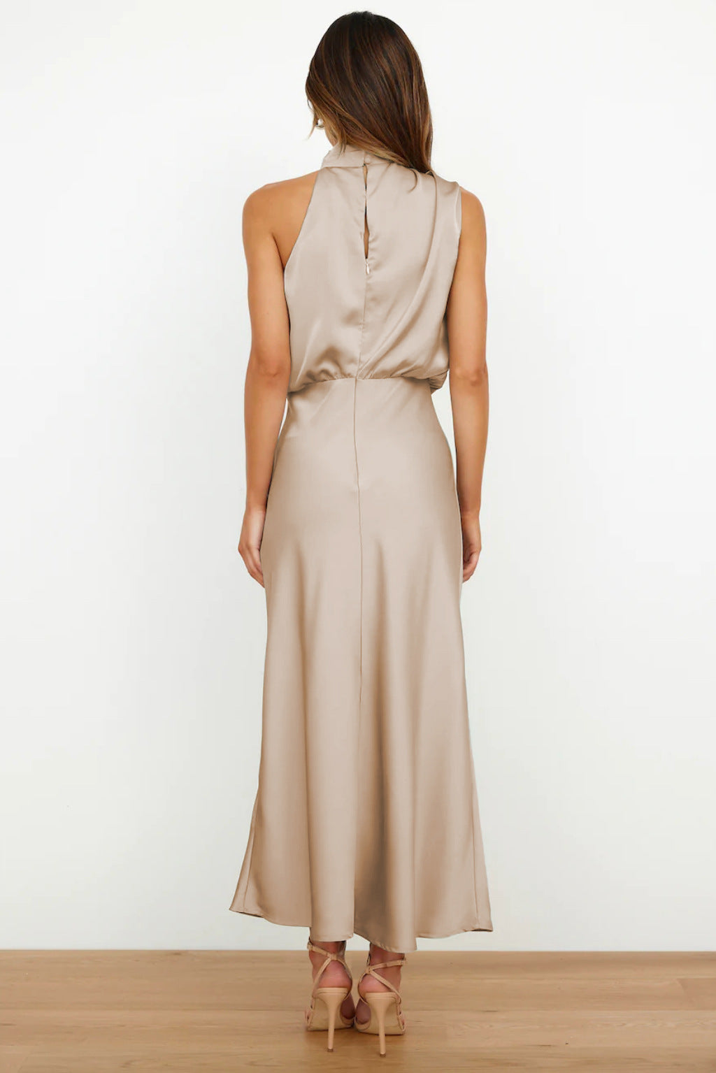 N&B™ Lydia™  | Lang kjole med halterneck