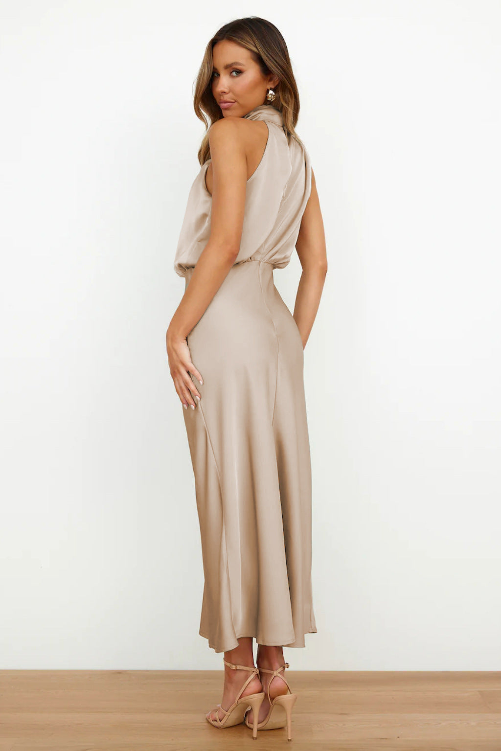 N&B™ Lydia™  | Lang kjole med halterneck