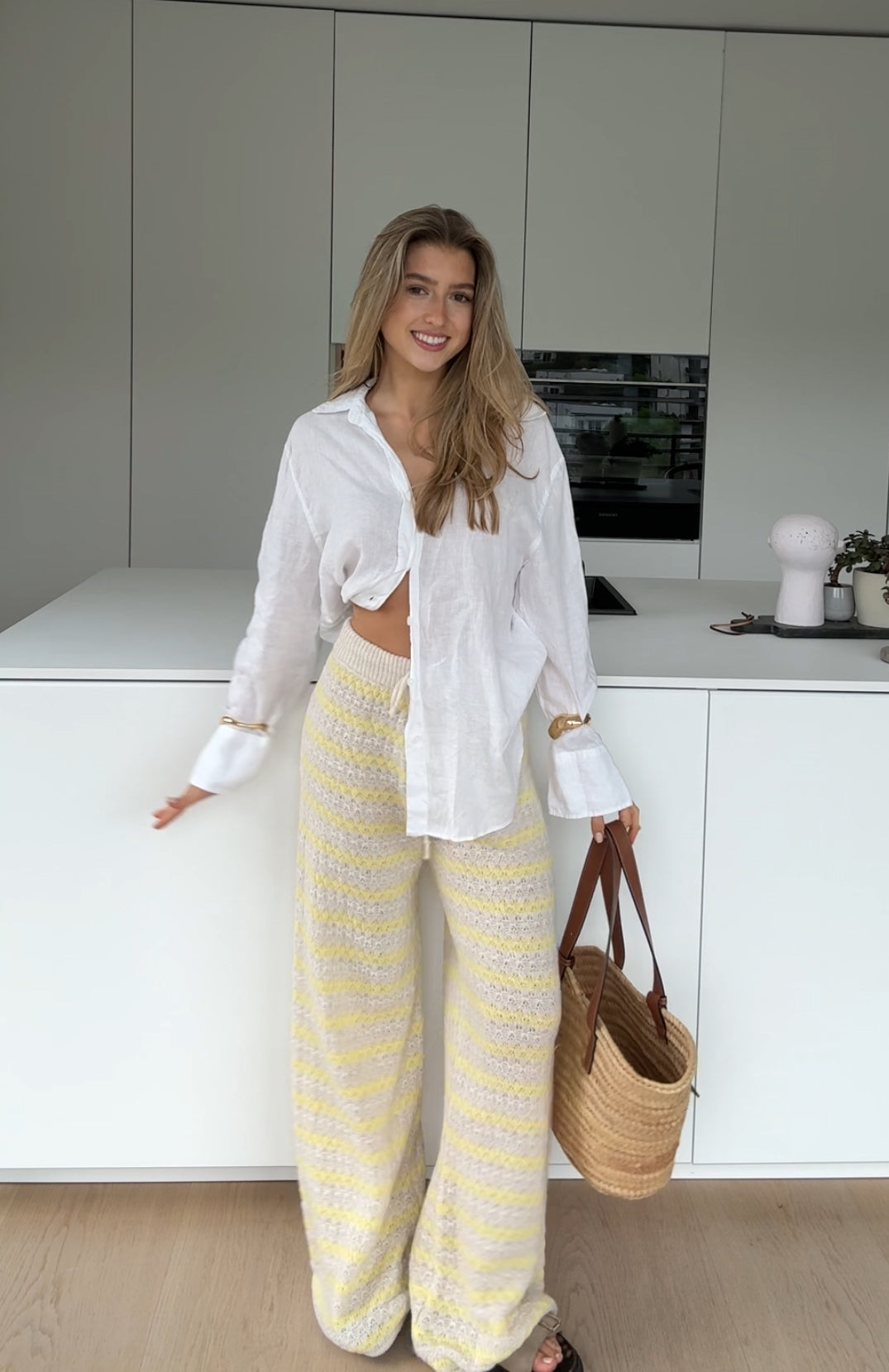 N&B | SOMMERSTRIKKEDE BUKSER SITRON