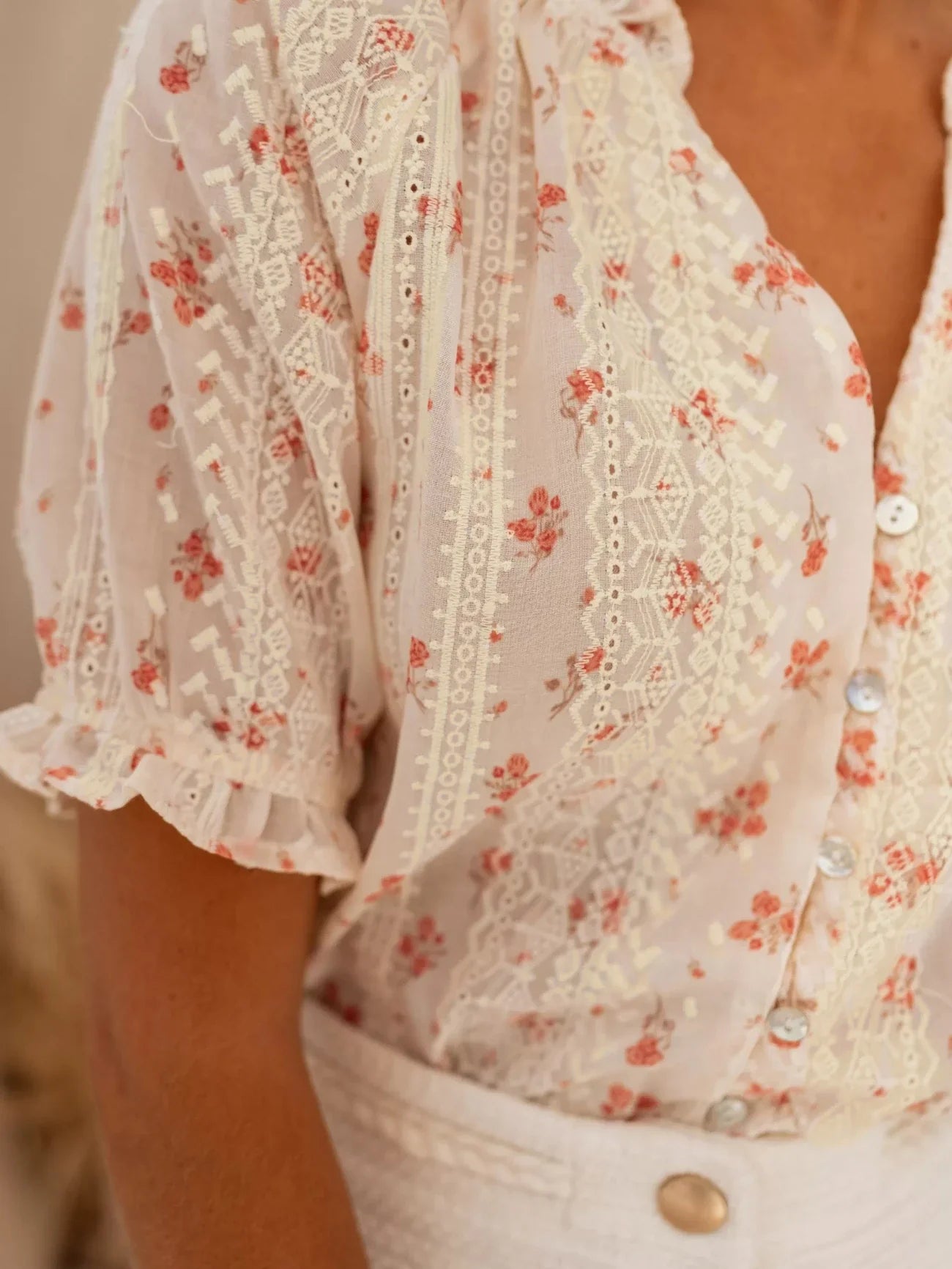 N&B™ ELINA™ | BLOMSTERBLUSEN